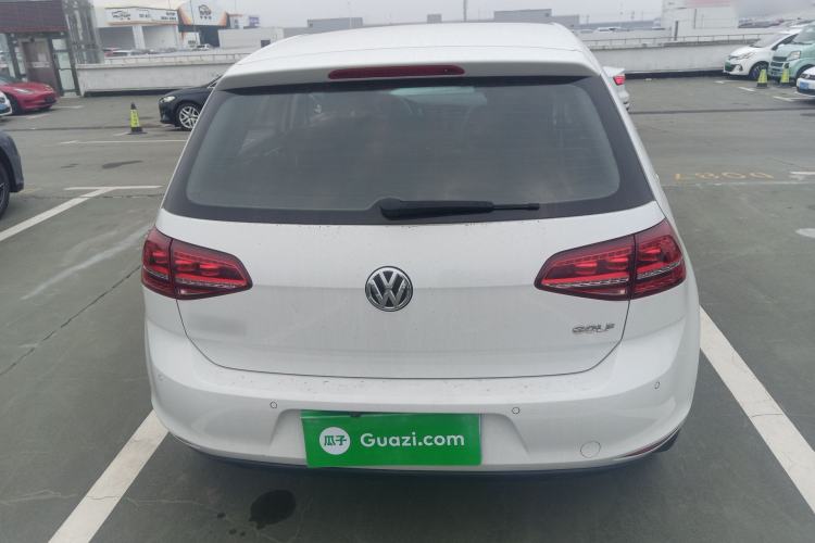 Used Volkswagen Golf 2017 1.6L Automatic Comfort Million-Vehicle Anniversary Edition
