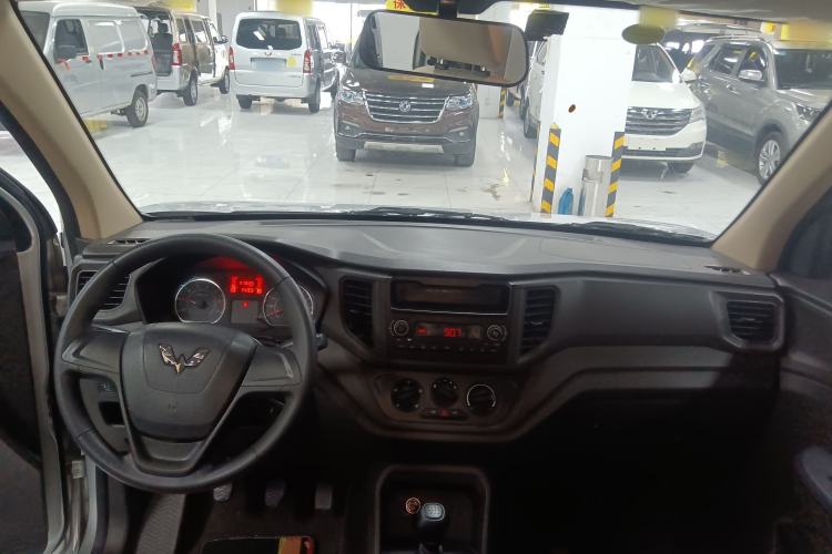 Used Wuling Hongguang V 2019 1.5L Jingqu Version China VI LAR
