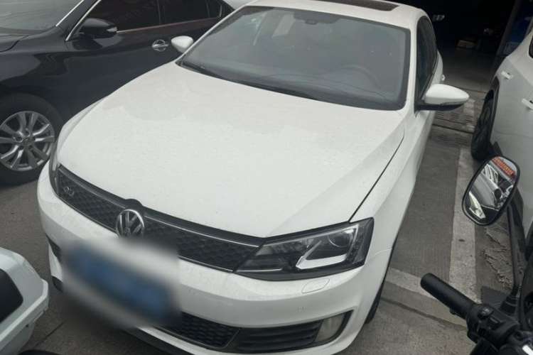 Used Volkswagen Sagitar 2013 2.0 TSI GLI
