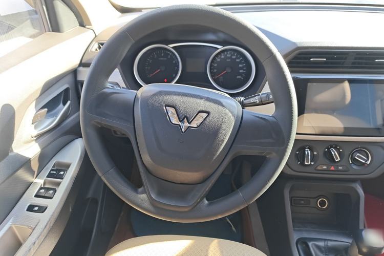 Used Wuling Hongguang 2018 1.5L S Comfort Model L2B
