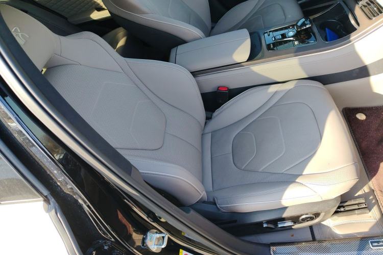 Used BYD Han 2024 EV Glory Edition 610 km All-Wheel Drive "Tian Shen Zhi Jia" Intelligent Driving Model