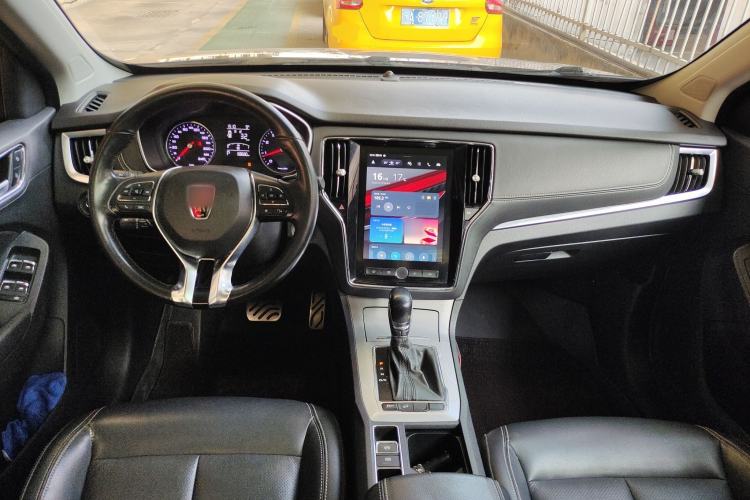 Used Roewe RX5 2016 20T Two-Wheel Drive Automatic Internet Smart Edition
