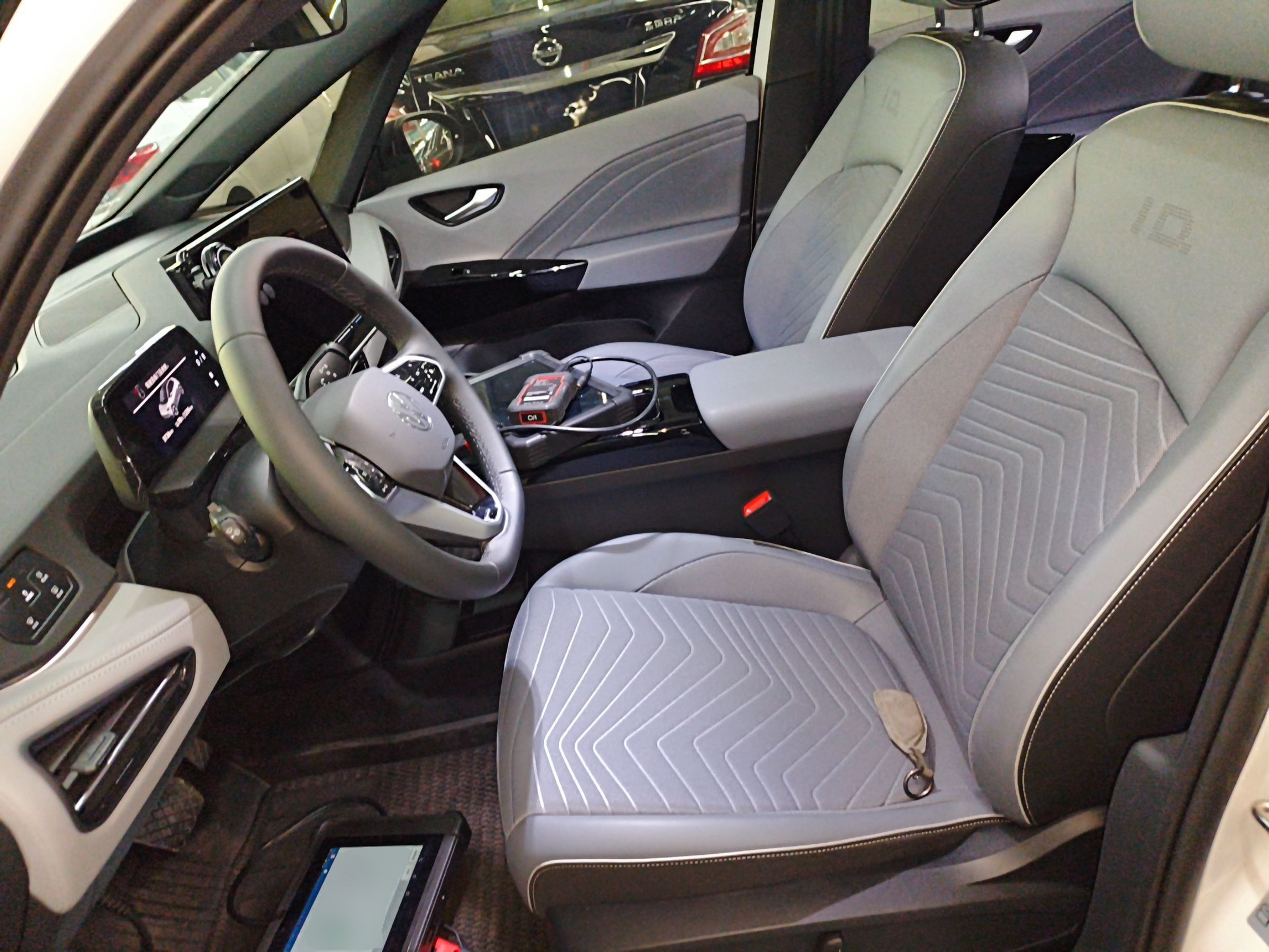 Переднее сиденье в автомобиле