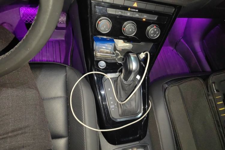 Used Volkswagen T-ROC 2019 280TSI DSG Two-Wheel Drive Comfort Version China VI Standard
