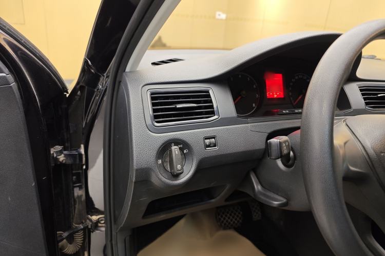 Used Volkswagen Santana 2016 1.6L Automatic Fashion Edition
