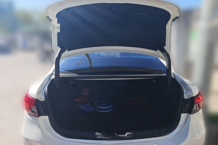 Used Mazda Atenza 2017 2.0L Blue Sky Luxury Edition
