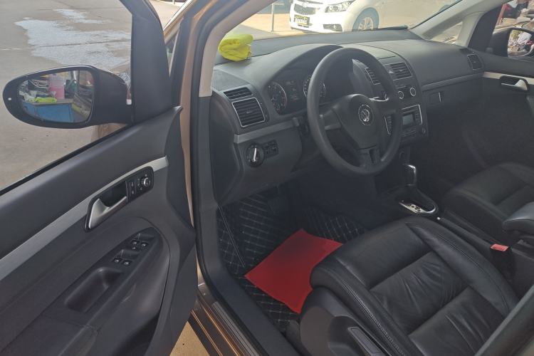 Used Volkswagen Touran 2015 1.4T DSG Comfort Edition 5 Seats
