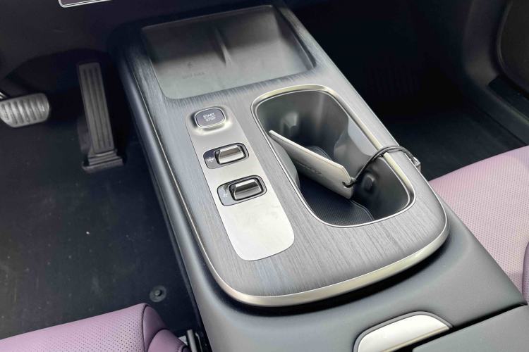 Used  SU7 2024 Rear-Drive Ultra-Long Range Advanced Pro-Level Intelligent Driving Version