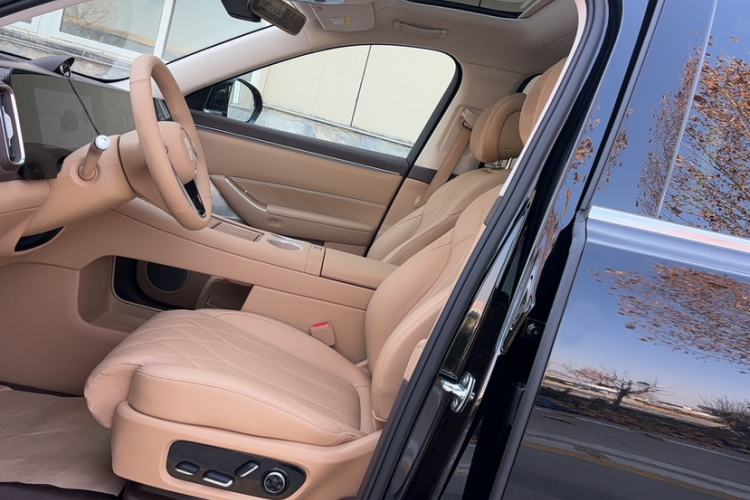 Used Hima AITO M8 2025 Extended-Range Ultra Version 53.4 kWh 6-Seater Edition