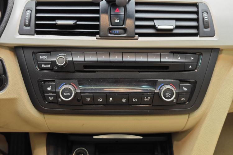 Used BMW 3 Series 2015 320i Luxury Line Stylish Edition