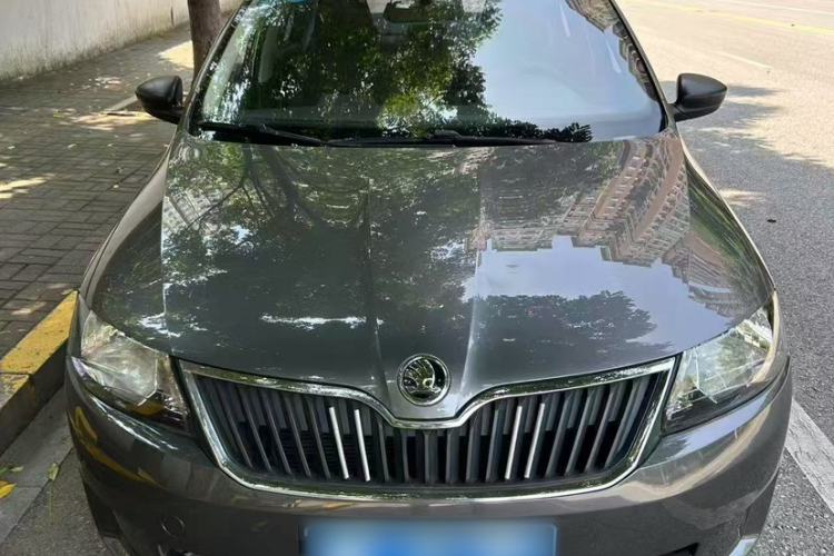 Used Skoda Rapid 2016 1.6L Manual Front-Wheel-Drive Version
