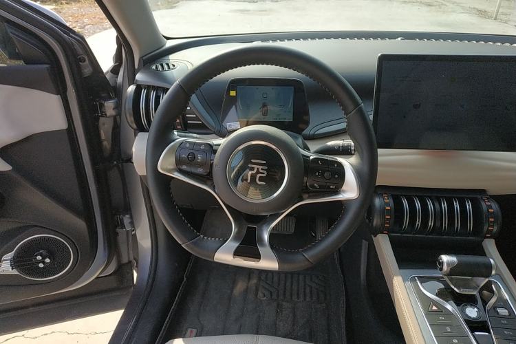 Used BYD Yuan PLUS 2024 Honor Edition 430KM Beyond Model
