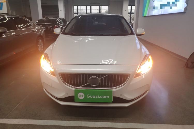 Used Volvo V40 2017 T3 Zhiya Edition
