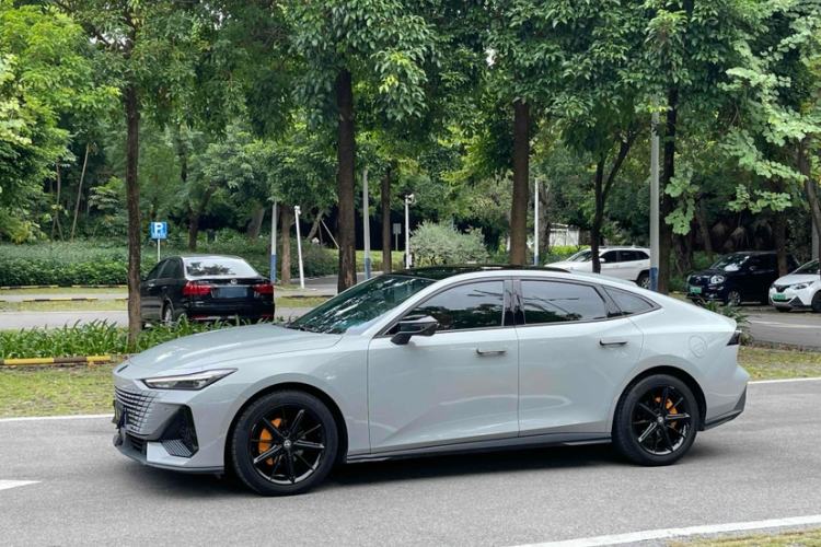 Used Changan UNI-V 2022 1.5T Prestige Version
