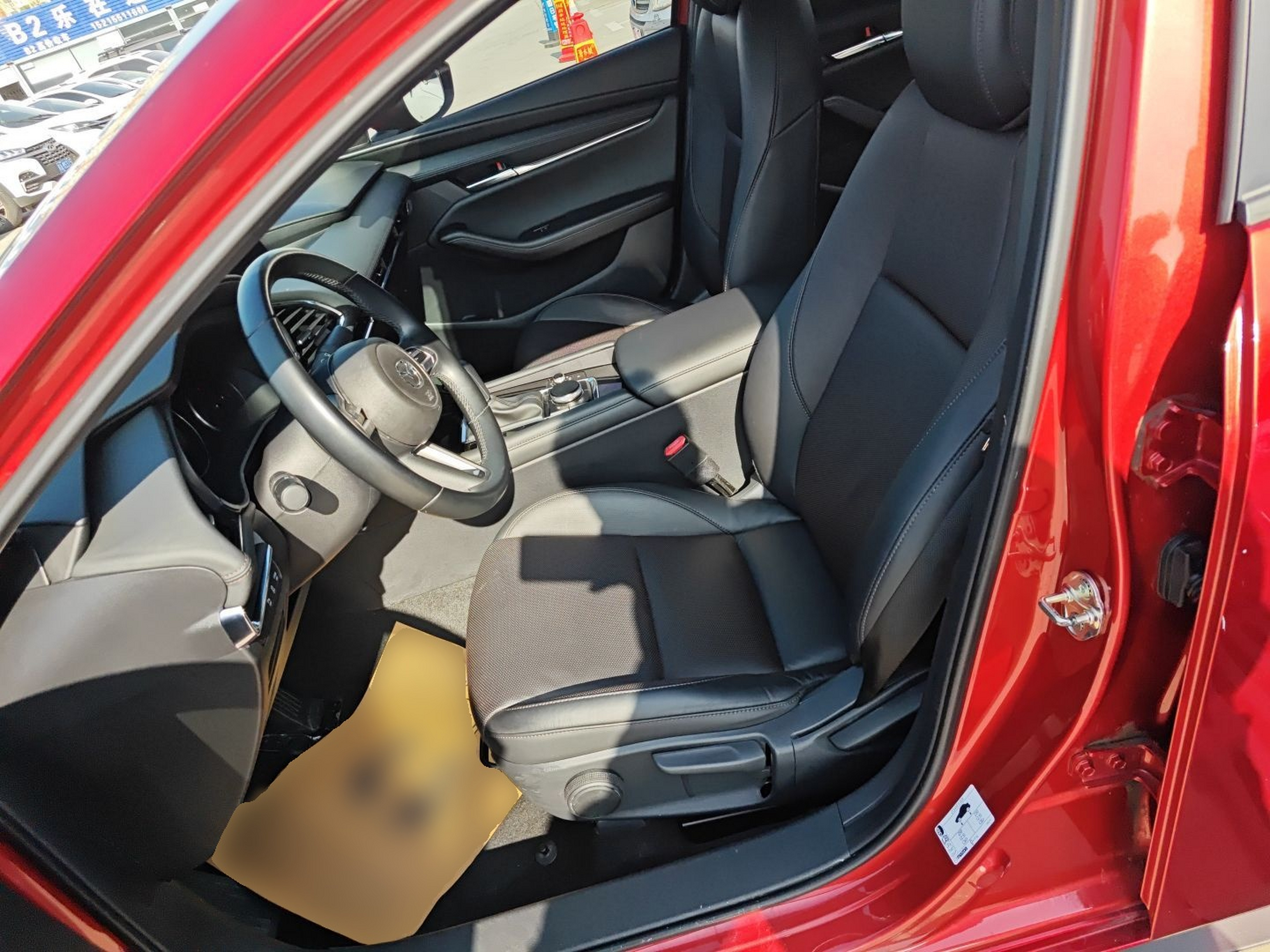 Переднее сиденье в автомобиле