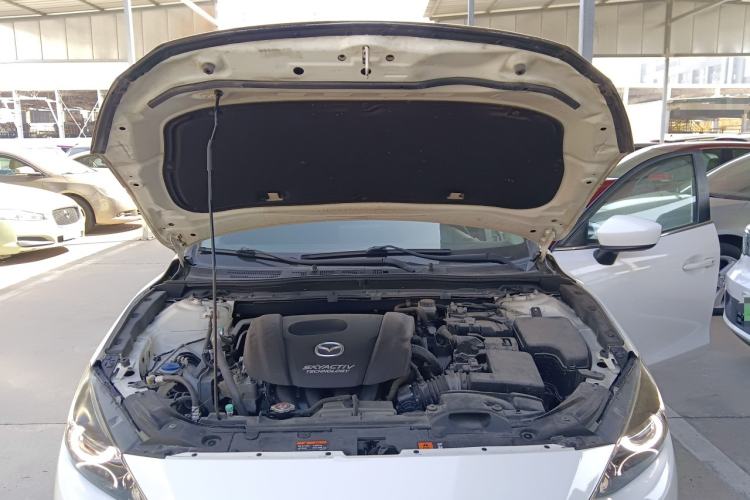 Used Mazda Mazda 3 Axela 2014 Sedan 1.5L Manual Comfort Model
