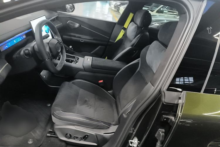 Used Lynk & Co Lynk & Co 10 EM-P 
