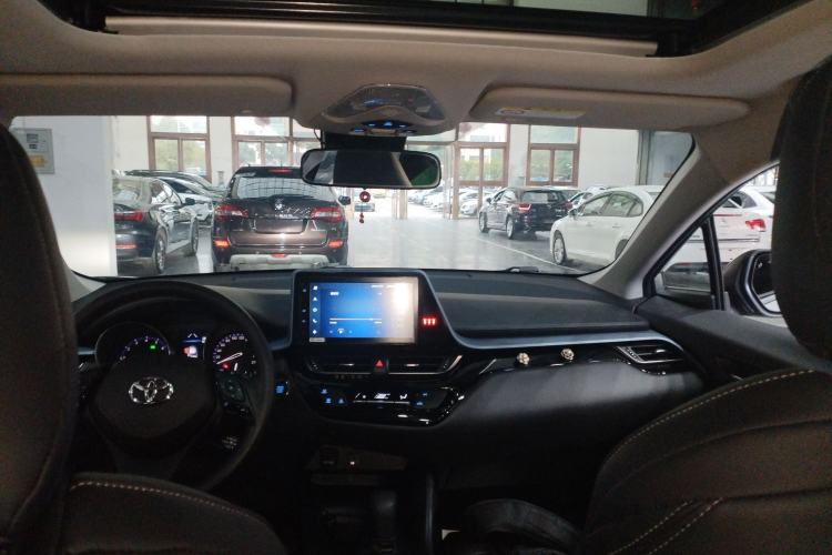 Used Toyota IZOA 2021 2.0L Enjoy Edition
