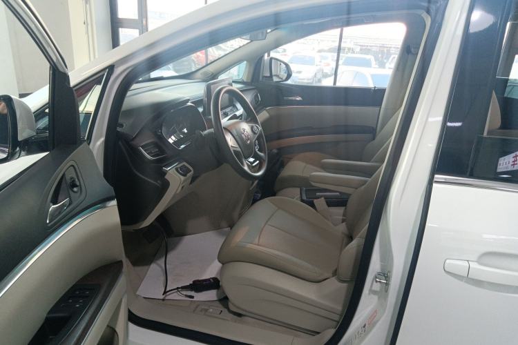 Used Buick GL8 2022 Land Cruiser Executive Class 652T Comfort Model
