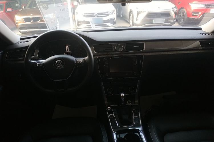 Used Volkswagen Passat 2017 330TSI DSG Luxury Edition
