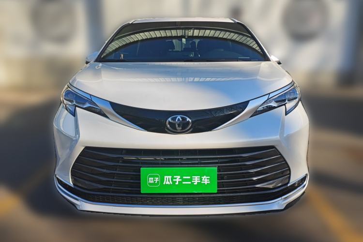 Used Toyota Sienna 2024 2.5L Hybrid Four-Wheel Drive Luxury Edition