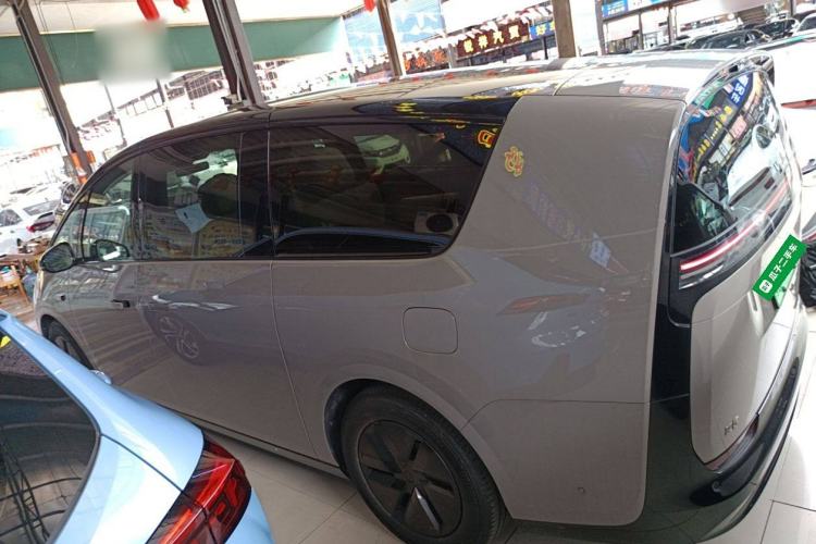 Used Li Auto MEGA 2024 Ultra Model
