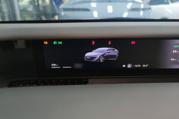 Used  12 2024 Updated Version 700 Three-Laser Rear-Wheel Drive Luxury Edition
