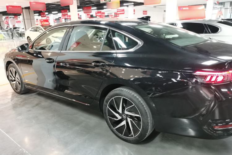 Used Volkswagen Magotan 2024 380TSI DSG Prestige Edition DaMai Package
