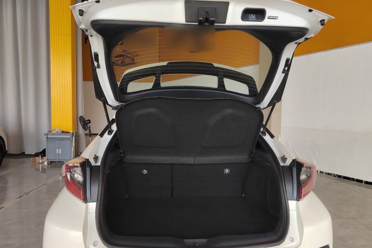 Used Toyota IZOA 2020 2.0L Yichi Version
