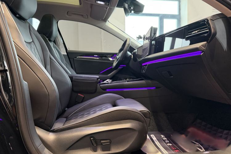 Used Volkswagen Magotan 2024 380TSI DSG Prestige Edition DaMai Package
