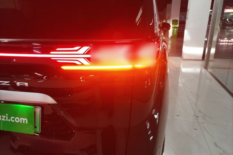 Used Denza D9 2022 EV 600 Four-Wheel Drive Prestige Model
