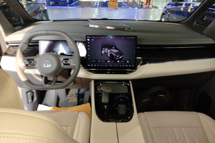 Used Zeekr 009 2024 7-Seater Aisle Version 108 kWh
