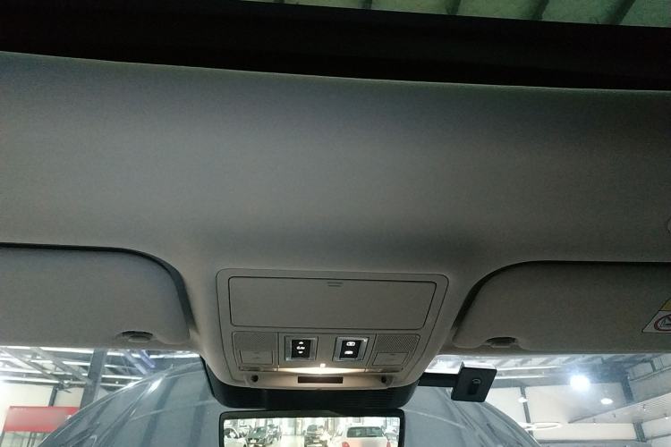 Used Land Rover Range Rover Evoque 2021 Range Rover Velar L 249PS R-Dynamic First Edition
