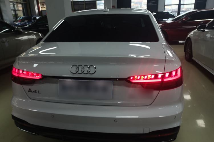 Used Audi A4L 2022 40 TFSI Luxury Dynamic Model
