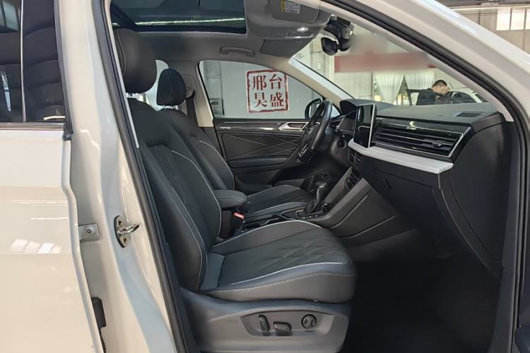 Used Volkswagen Tiguan L 2022 330TSI Automatic Two-Wheel Drive R-Line Enhanced Edition
