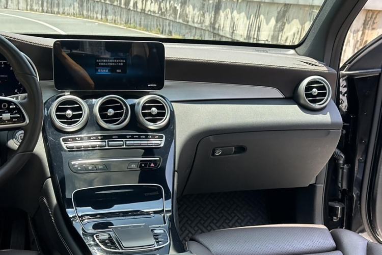 Used Mercedes-Benz GLC 2022 Refreshed GLC 260 L 4MATIC Dynamic Edition
