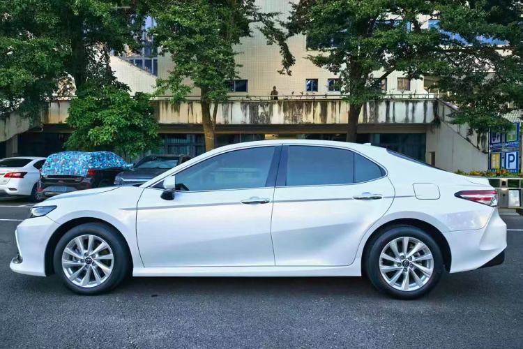 Used Toyota Camry 2021 2.0G Luxury Edition
