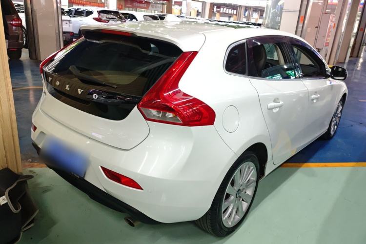 Used Volvo V40 2014 2.0T Zhiya Edition
