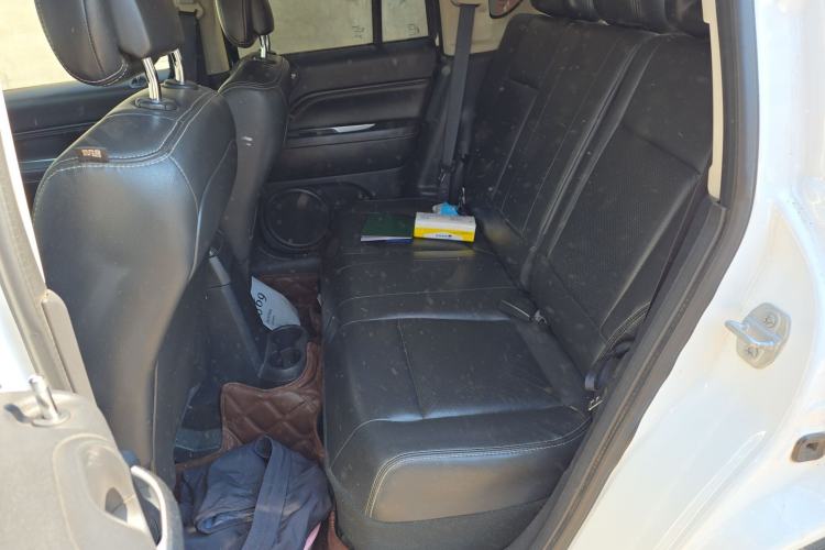 Used  Compass (Import) 2015 2.0L Two-Wheel Drive Luxury Edition