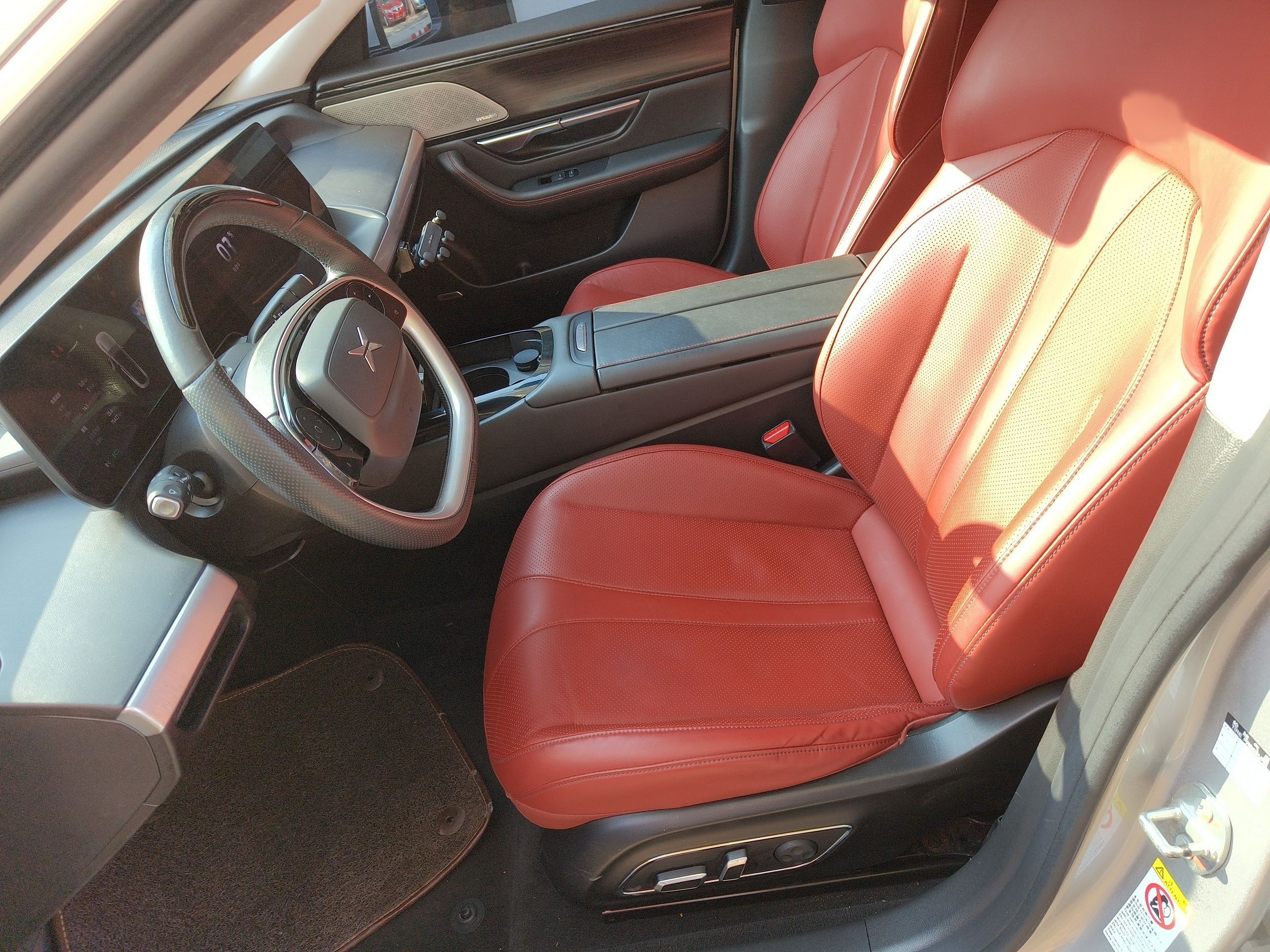 Переднее сиденье в автомобиле