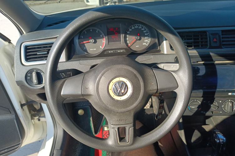 Used Volkswagen Santana 2015 1.6L Automatic Comfort Edition
