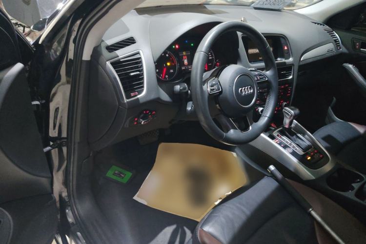 Used Audi Q5 2017 Plus 40 TFSI Technology Model
