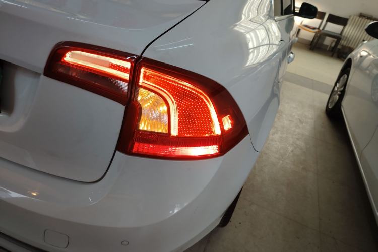 Used Volvo S60 2015 S60L 2.0T Zhiyuan Edition