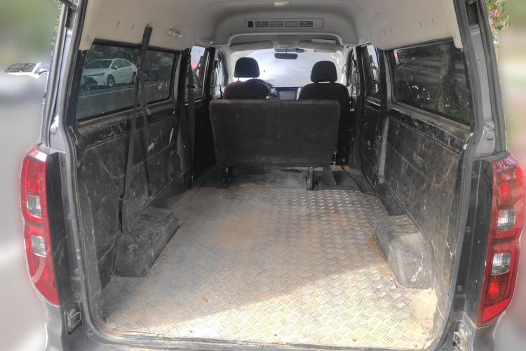 Used Jinbei Gold Hiace 2023 2.0L Passenger Van Travel Lion 5/6/7 Seater
