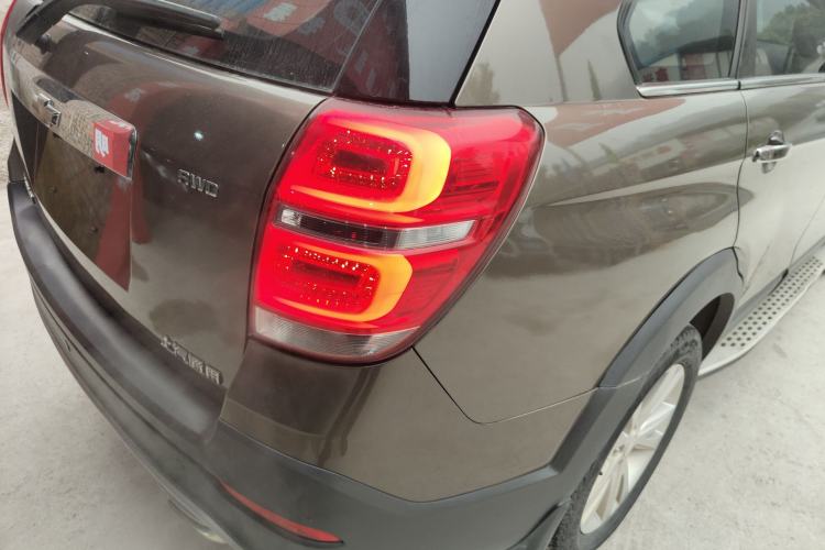 Used Chevrolet Captiva 2015 2.4L 4x4 Flagship Edition 7-Seater
