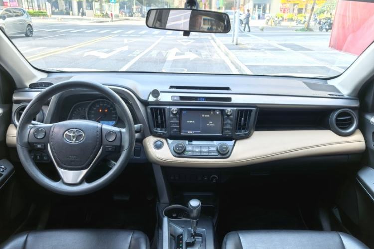 Used Toyota RAV4 2016 2.0L CVT Two-Wheel Drive Fashion Edition China V Standard
