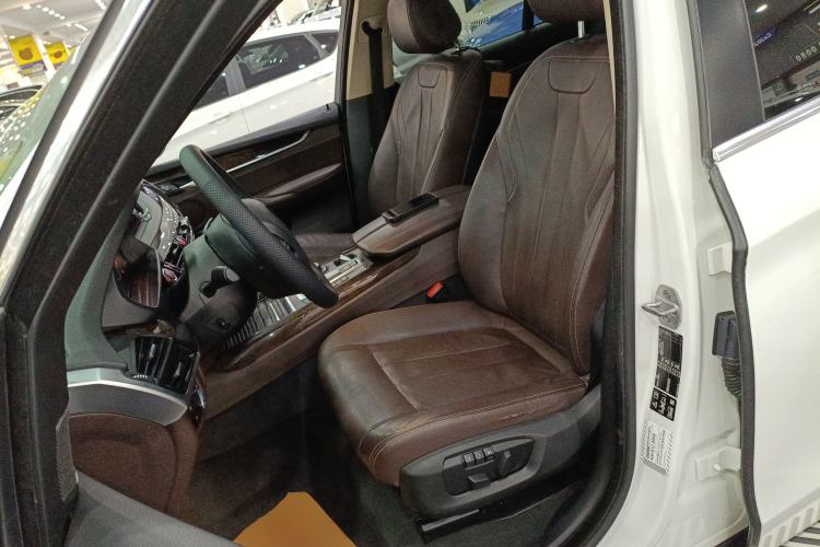 Used BMW X5 2015 xDrive28i
