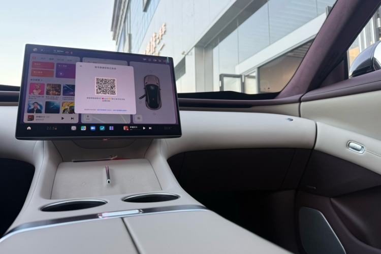 Used  YU7 2025 Ultra-Long Range High-Performance All-Wheel-Drive Max Edition