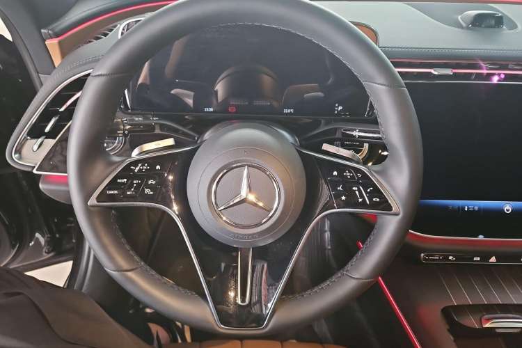 Used Mercedes-Benz E-Class 2024 Facelift E 300 L Luxury Edition
