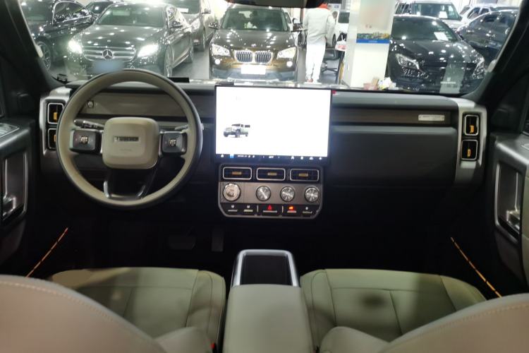 Used  V23 2025 501 Four-Wheel Drive Intelligent Driving Version
